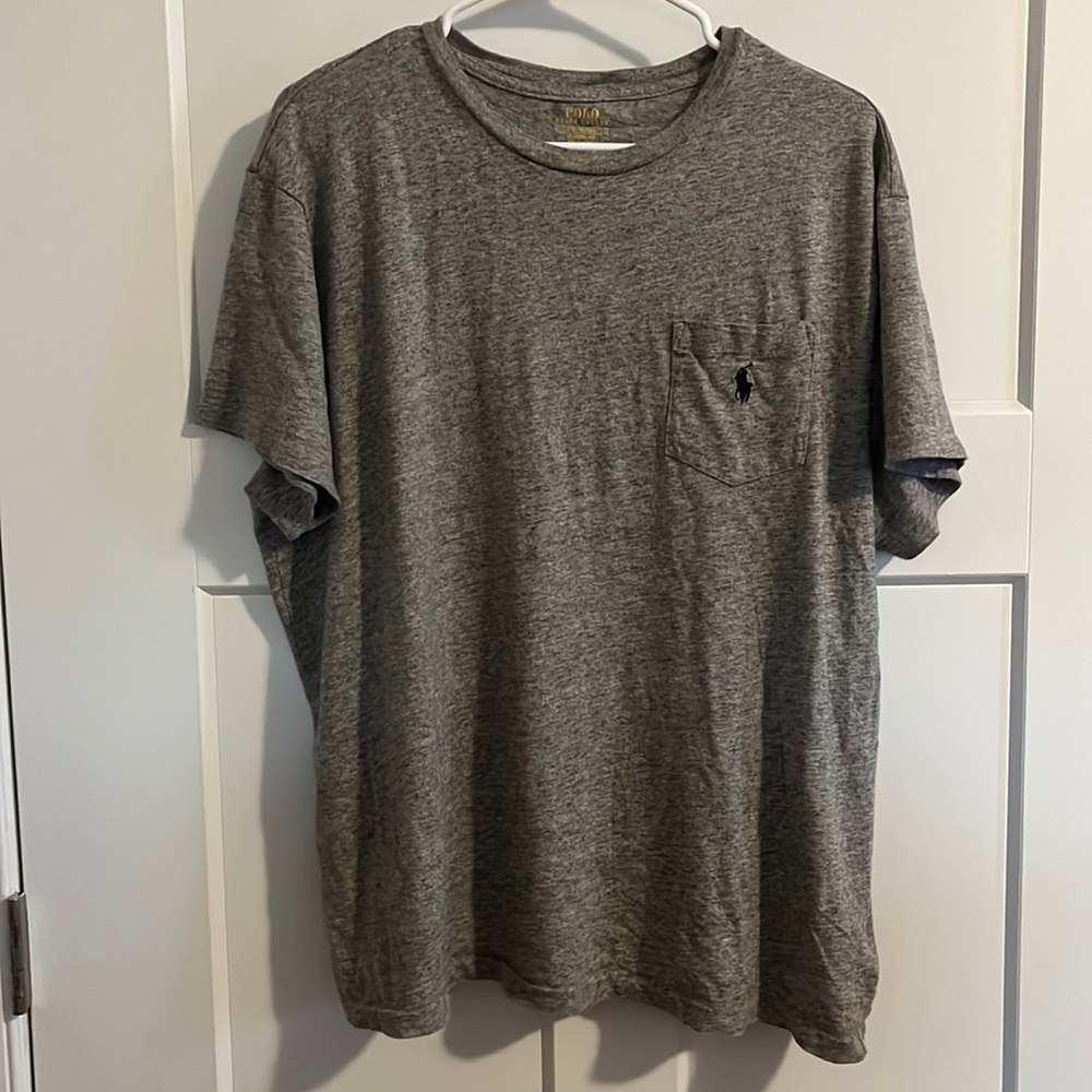 Men’s large gray polo Ralph Lauren classic fit short sleeved tee.